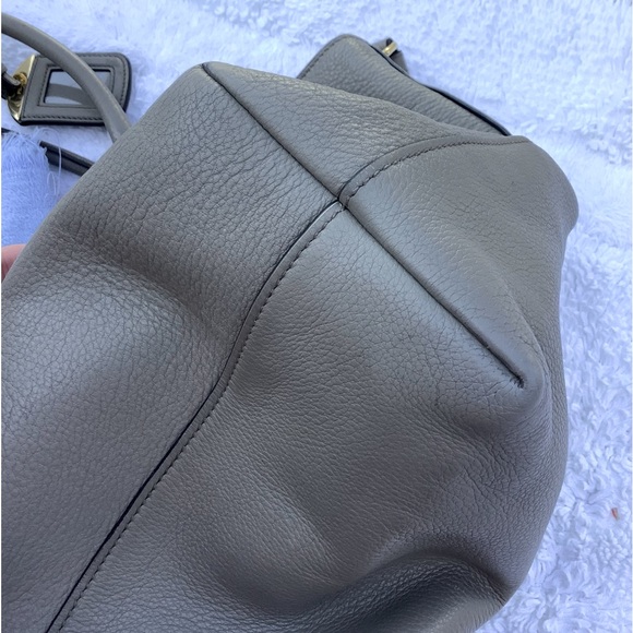 NICE genuine leather PRADA tote bag 🌷🌷 - Picture 14 of 16